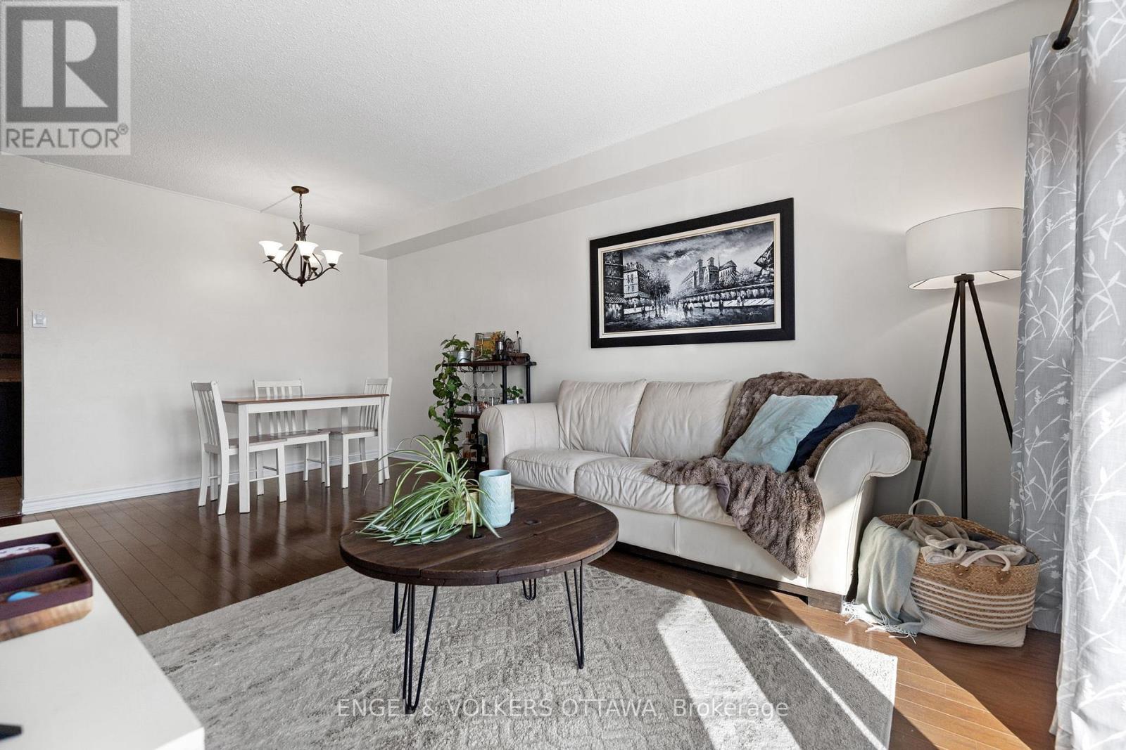 303 - 158a Mcarthur Avenue