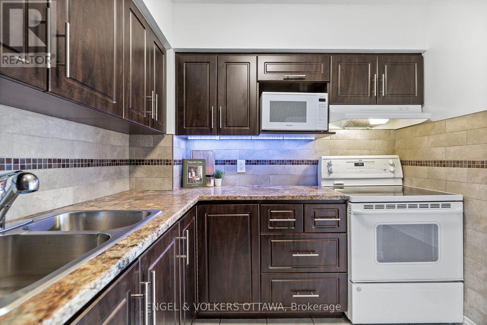 303 - 158a Mcarthur Avenue