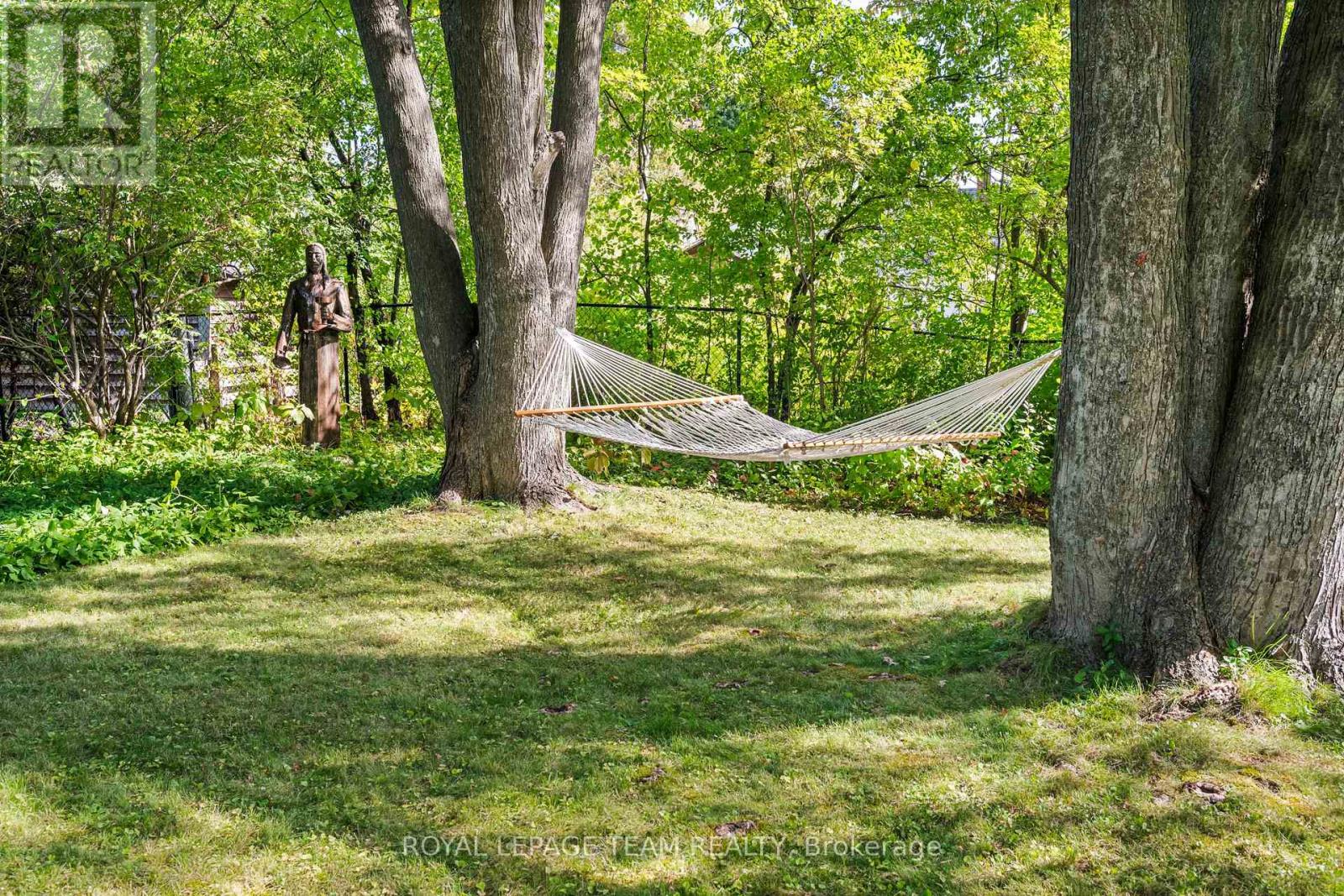 1601 Apeldoorn Avenue