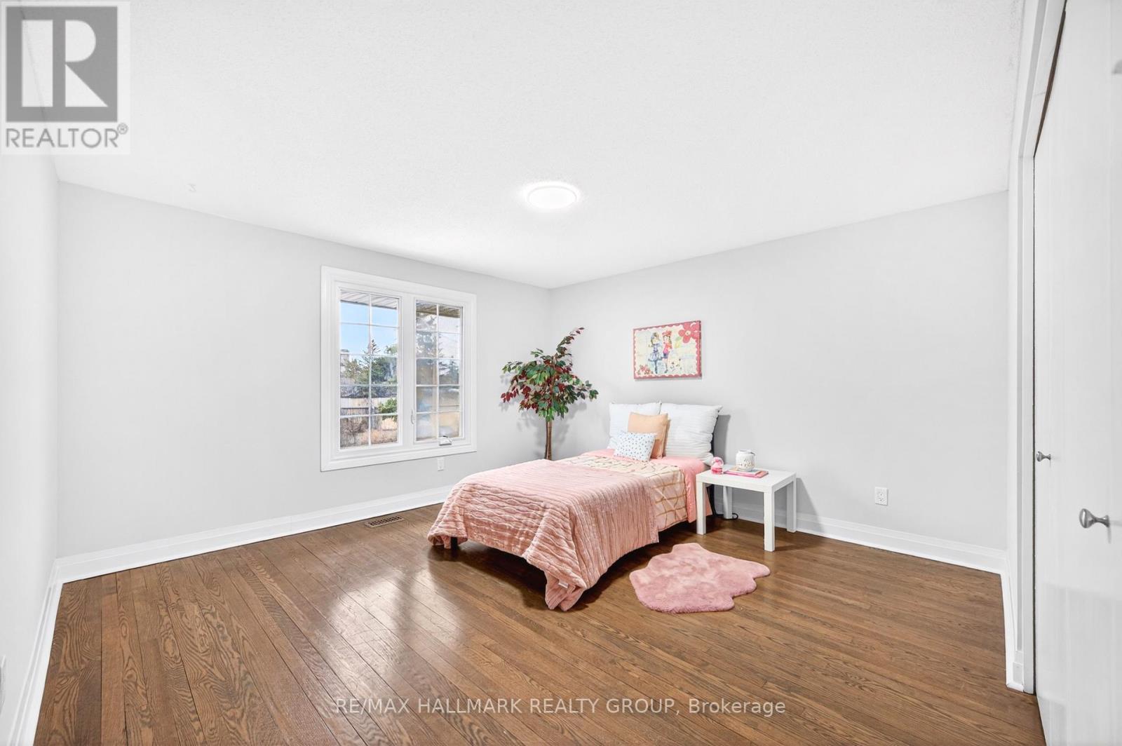 1930 Southampton Court