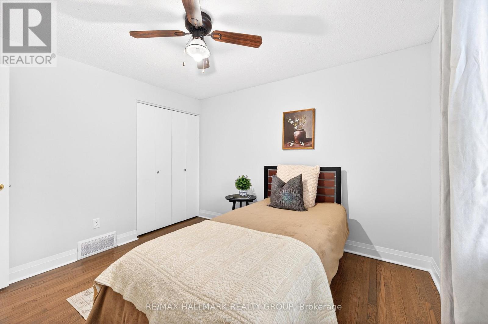 1930 Southampton Court