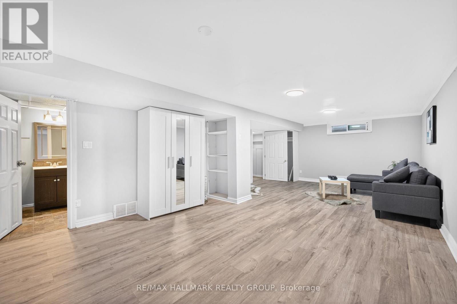 1930 Southampton Court