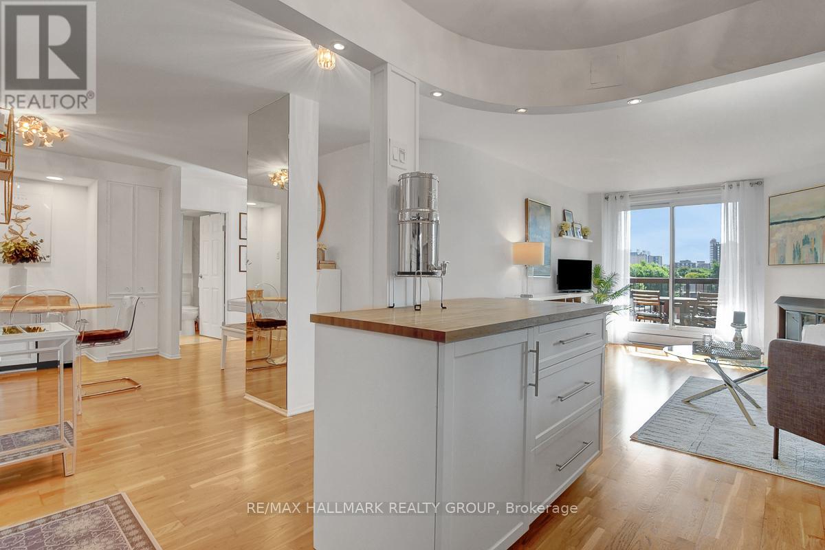 504 - 222 Guigues Avenue