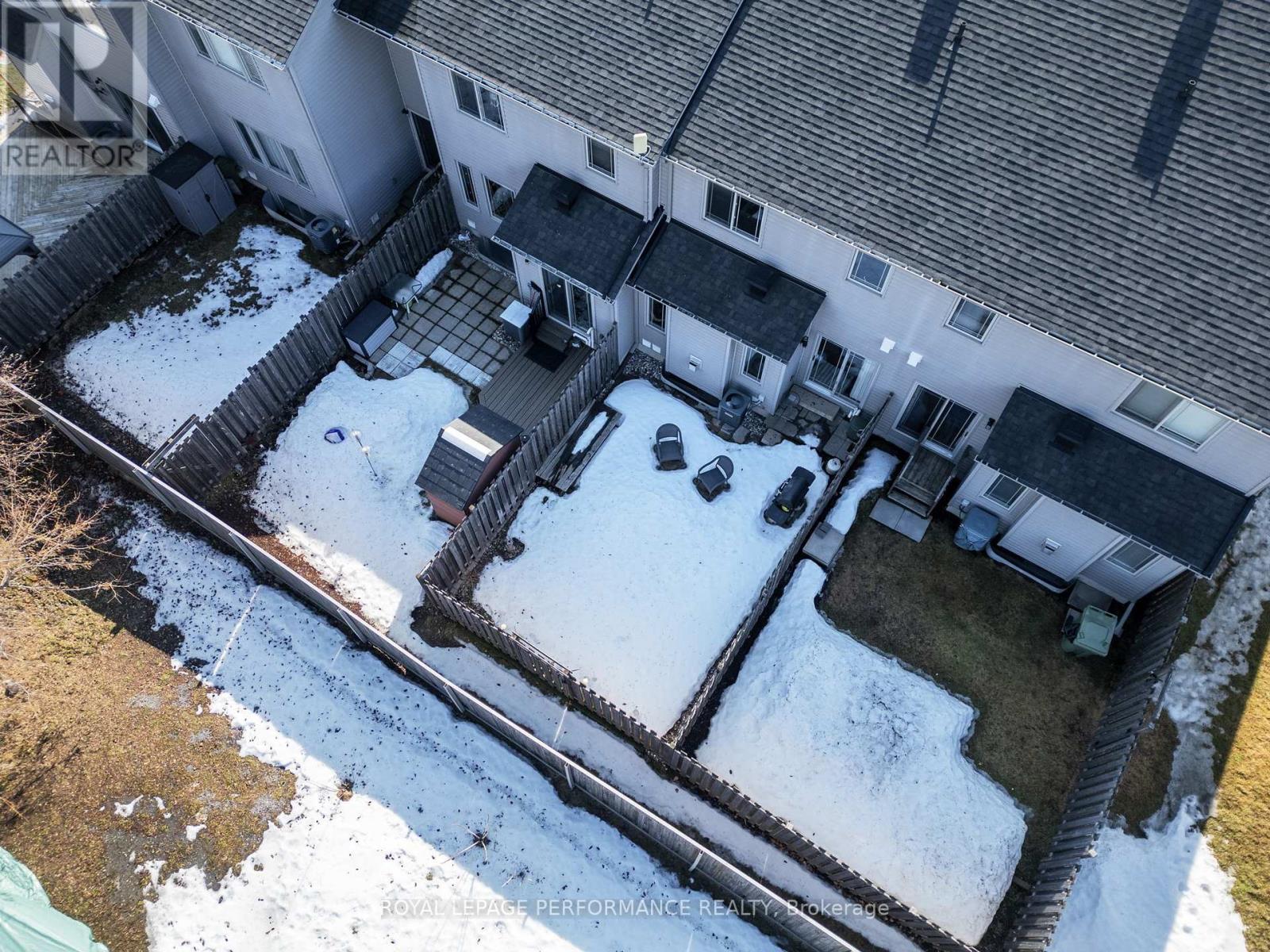 511 Voie Du Pin Rouge Way