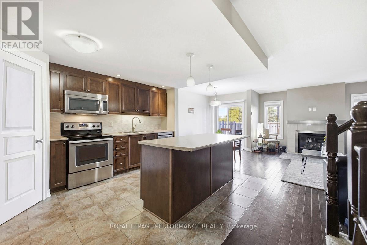 511 Voie Du Pin Rouge Way