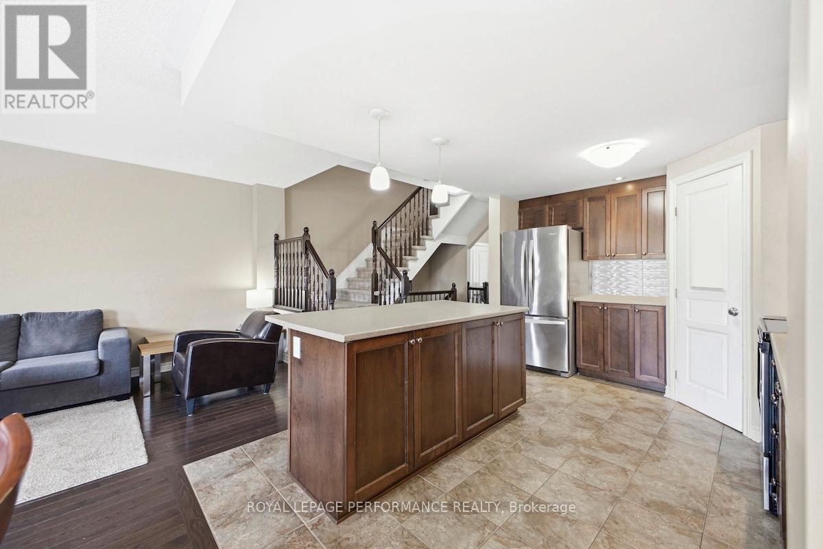 511 Voie Du Pin Rouge Way