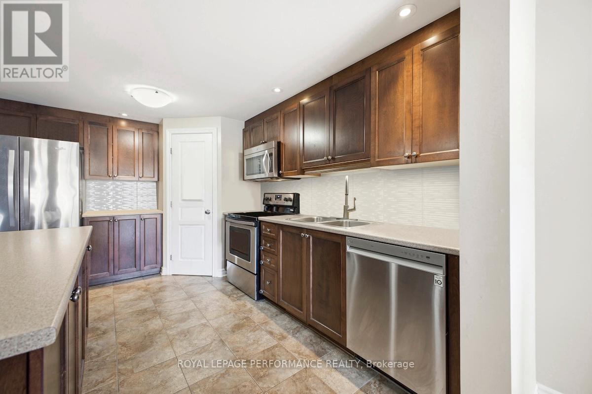 511 Voie Du Pin Rouge Way