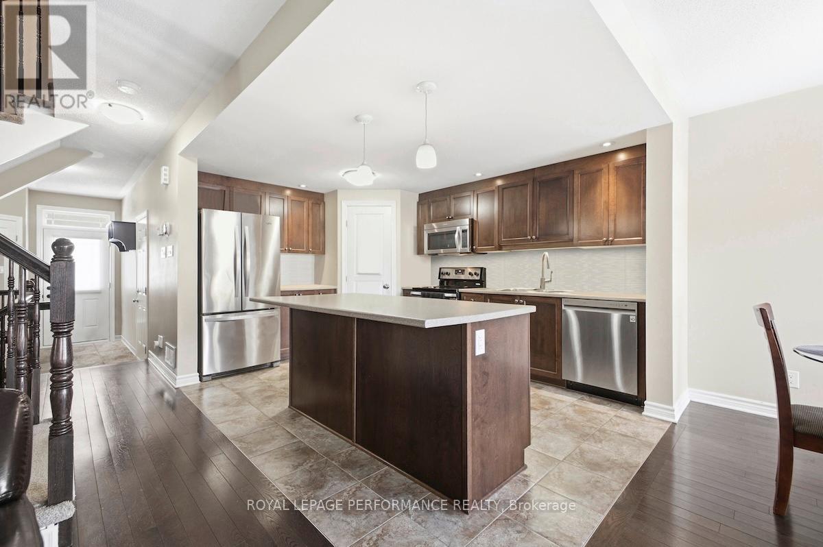 511 Voie Du Pin Rouge Way