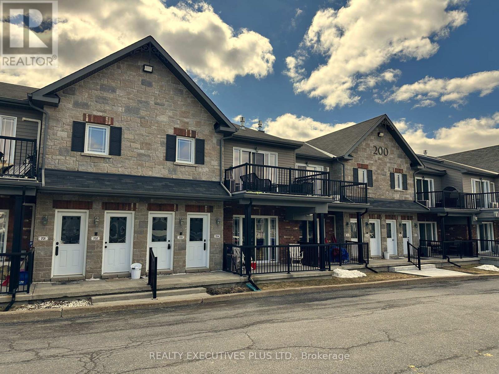 703 - 200 Eliot Street