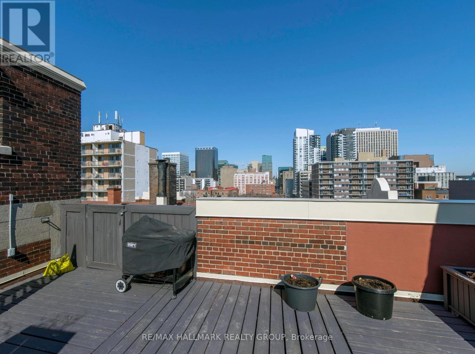 1c - 260 Metcalfe Street