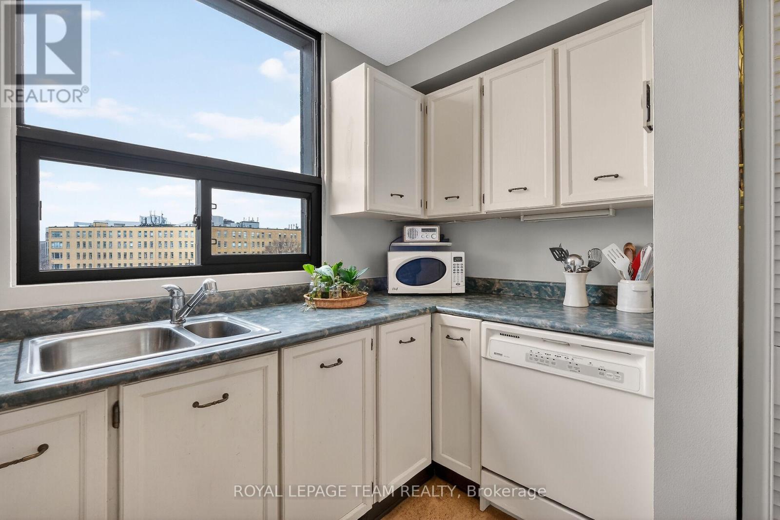 601 - 40 Arthur Street