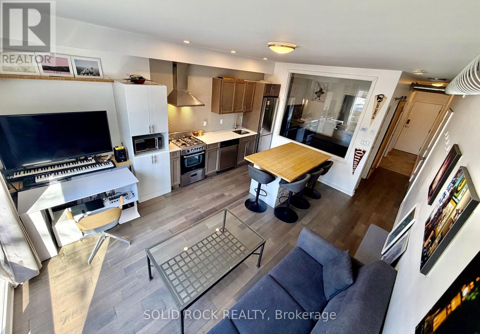 204 - 22 Perkins Street