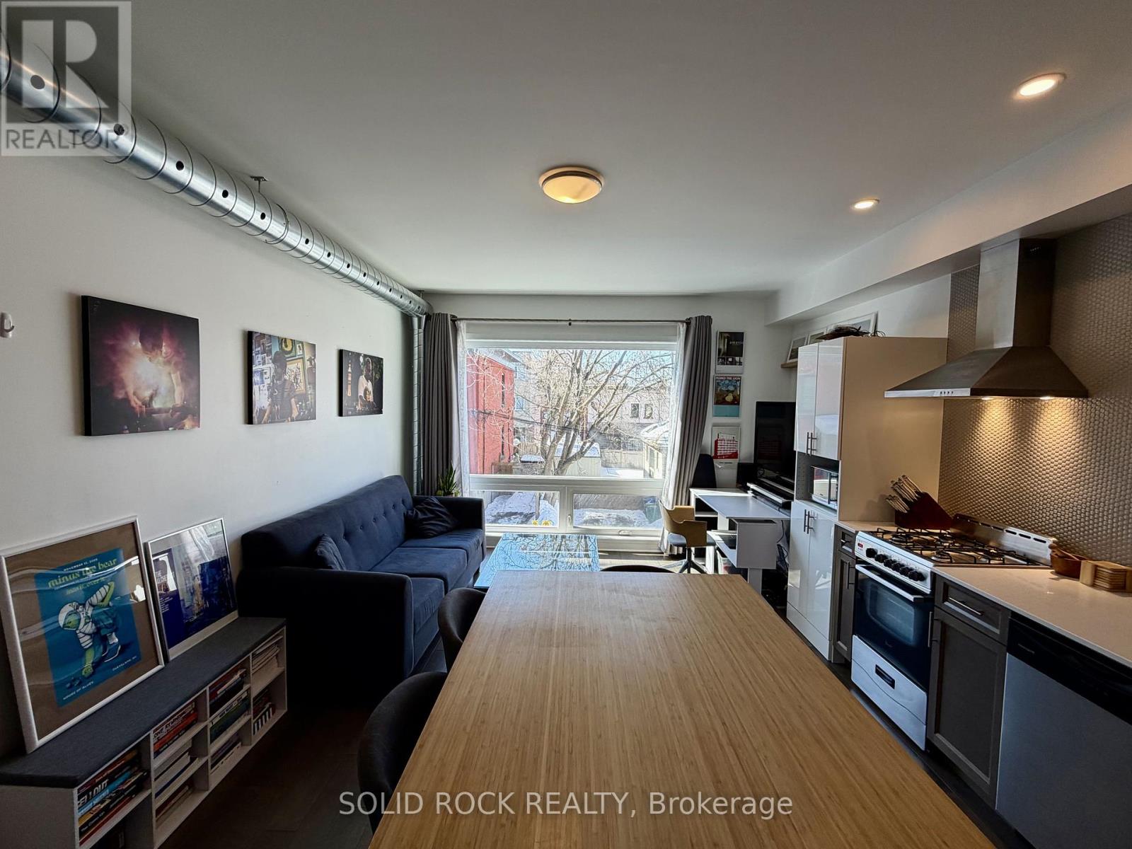 204 - 22 Perkins Street