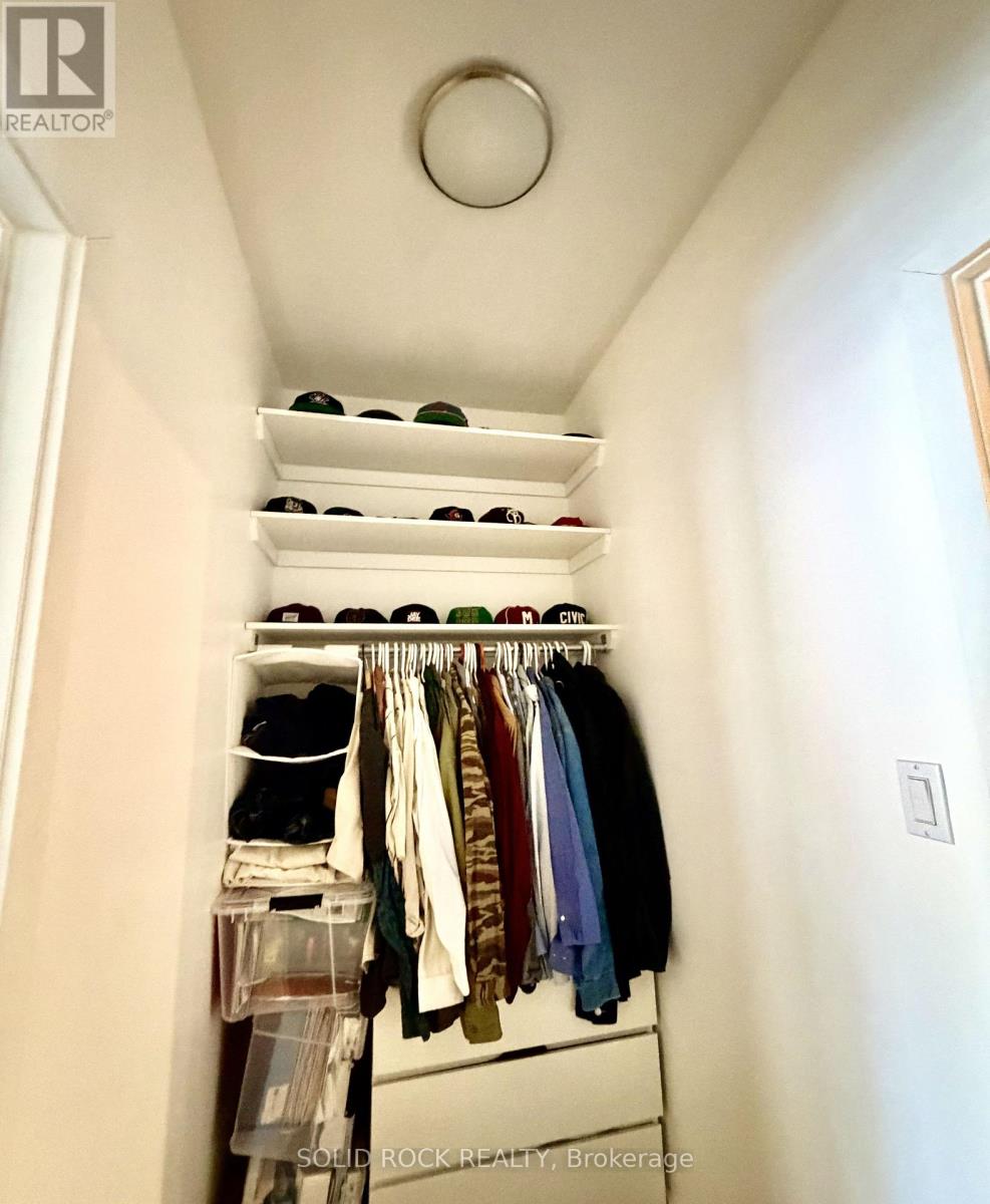 204 - 22 Perkins Street