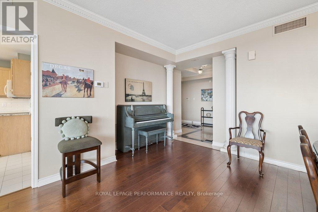 905 - 1480 Riverside Drive