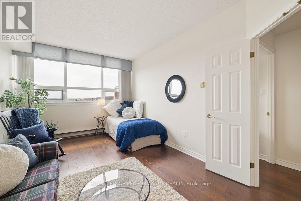 905 - 1480 Riverside Drive