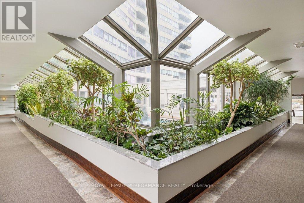 905 - 1480 Riverside Drive