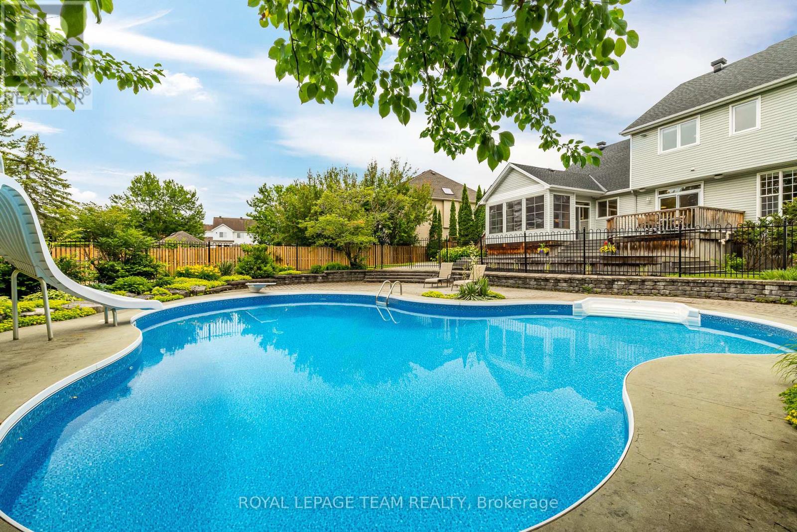 10 Beechgrove Gardens