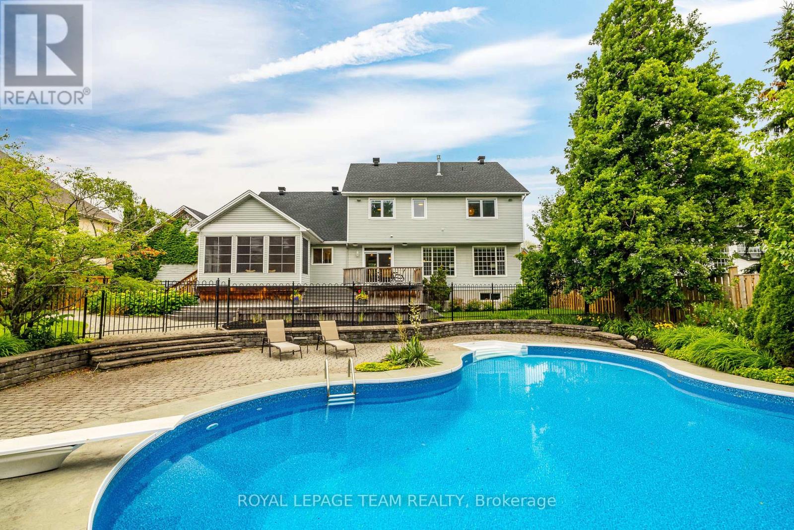 10 Beechgrove Gardens