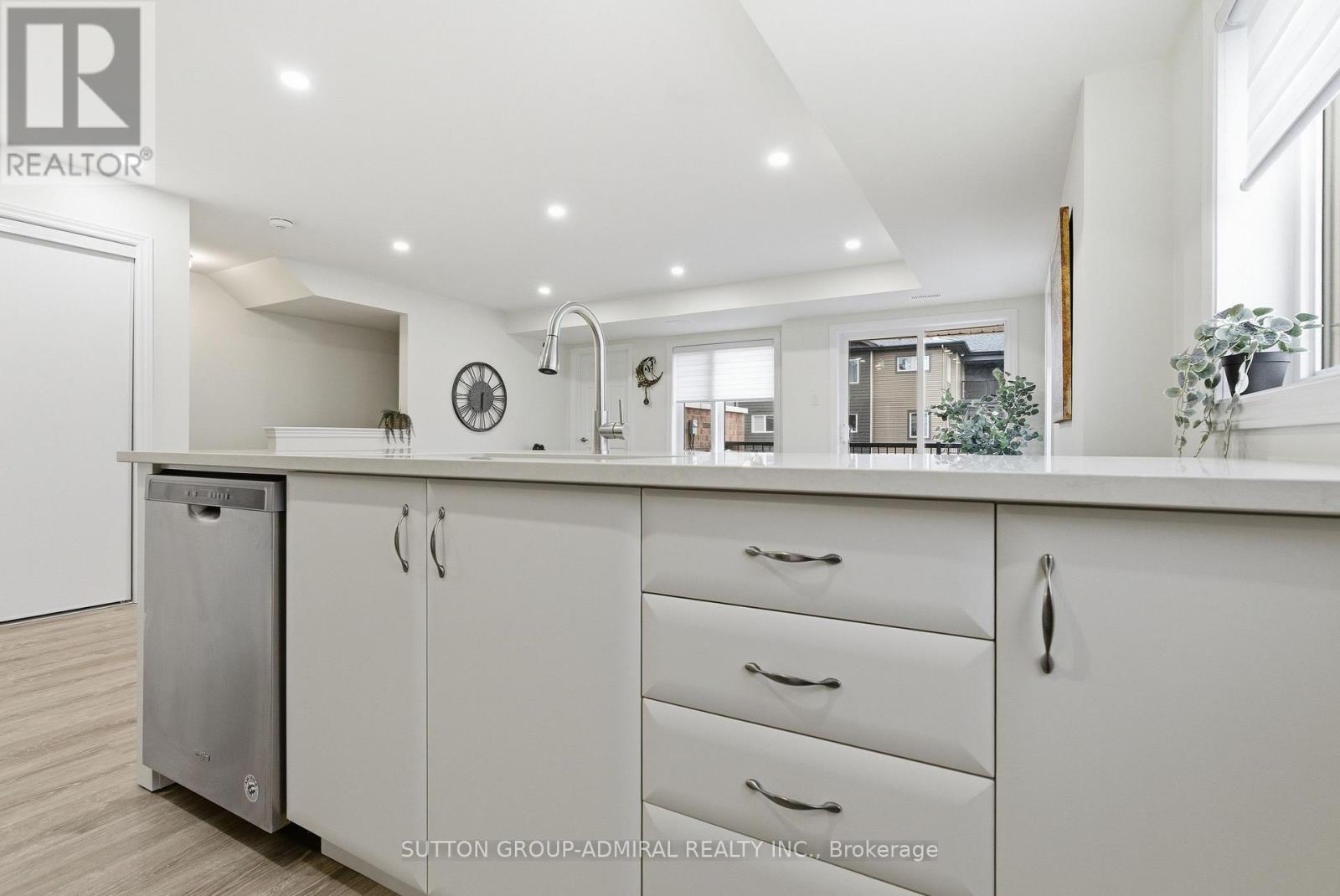 903 Nautilus Private