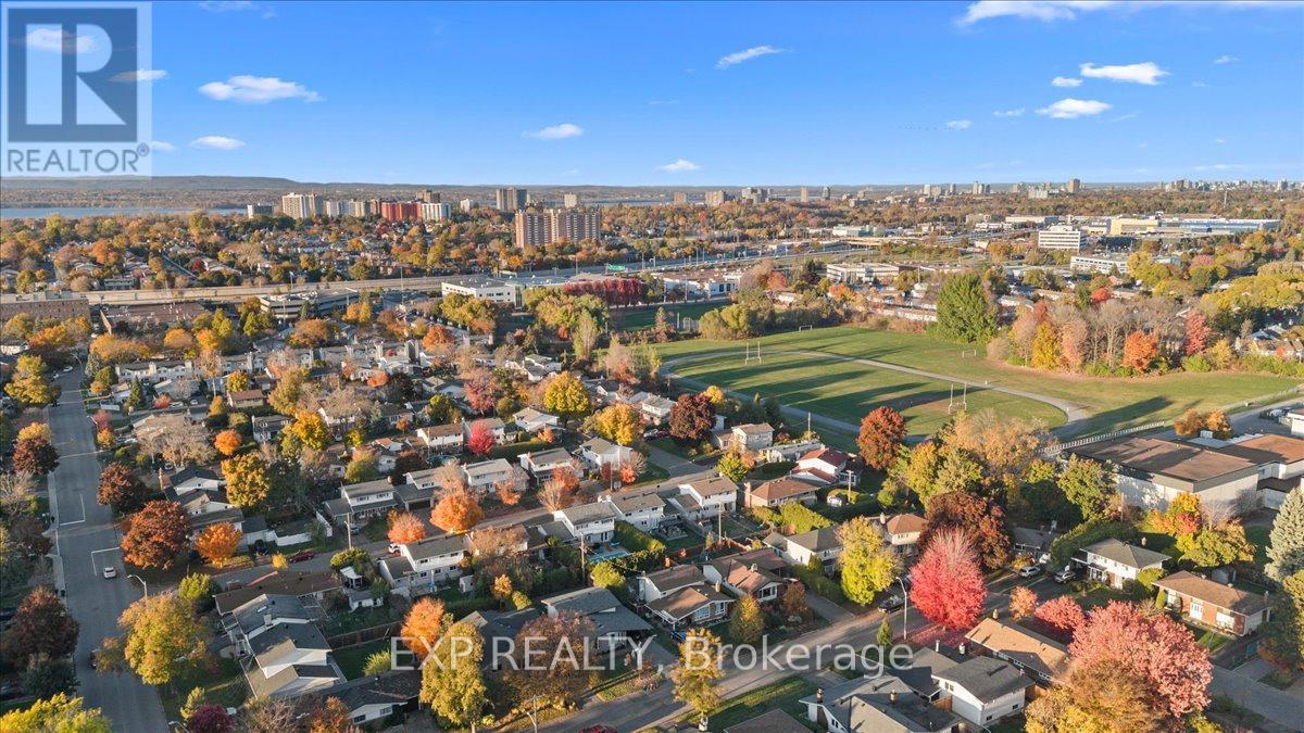 2670 Stone Crescent N