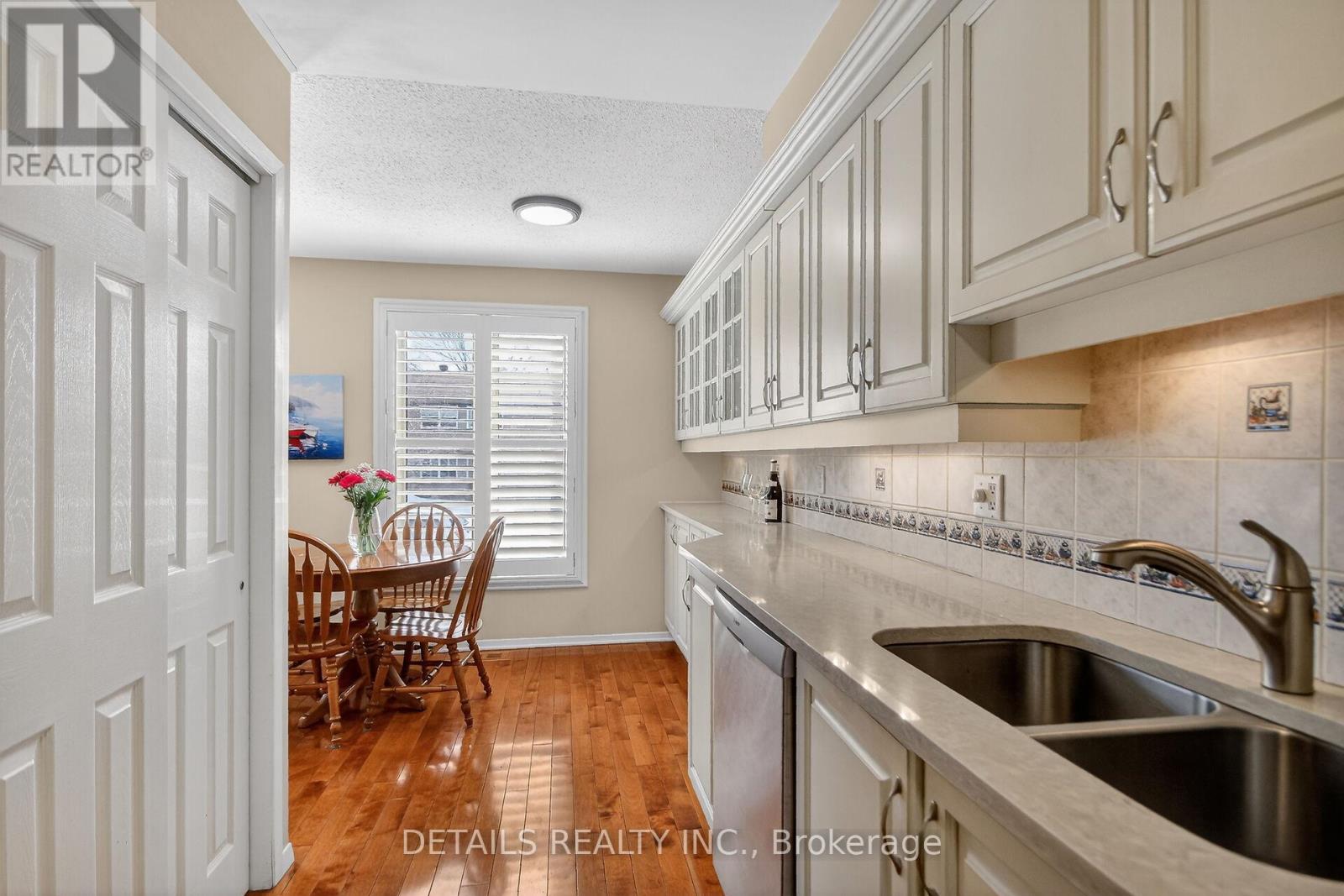 37 Gillespie Crescent N