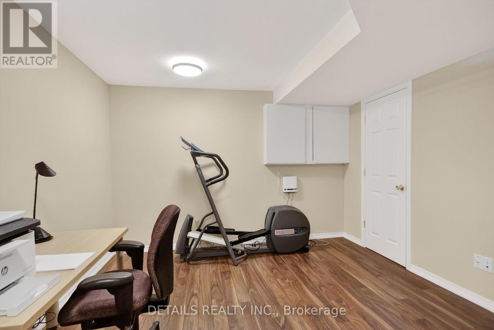 37 Gillespie Crescent N