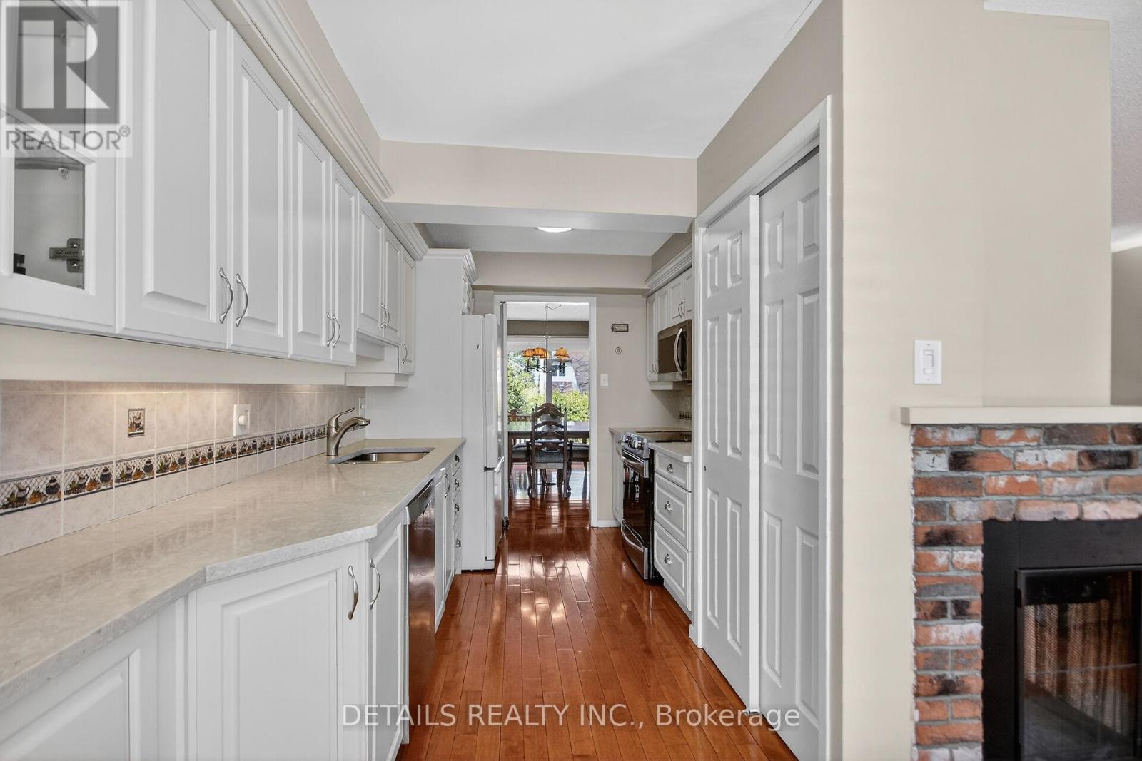 37 Gillespie Crescent N