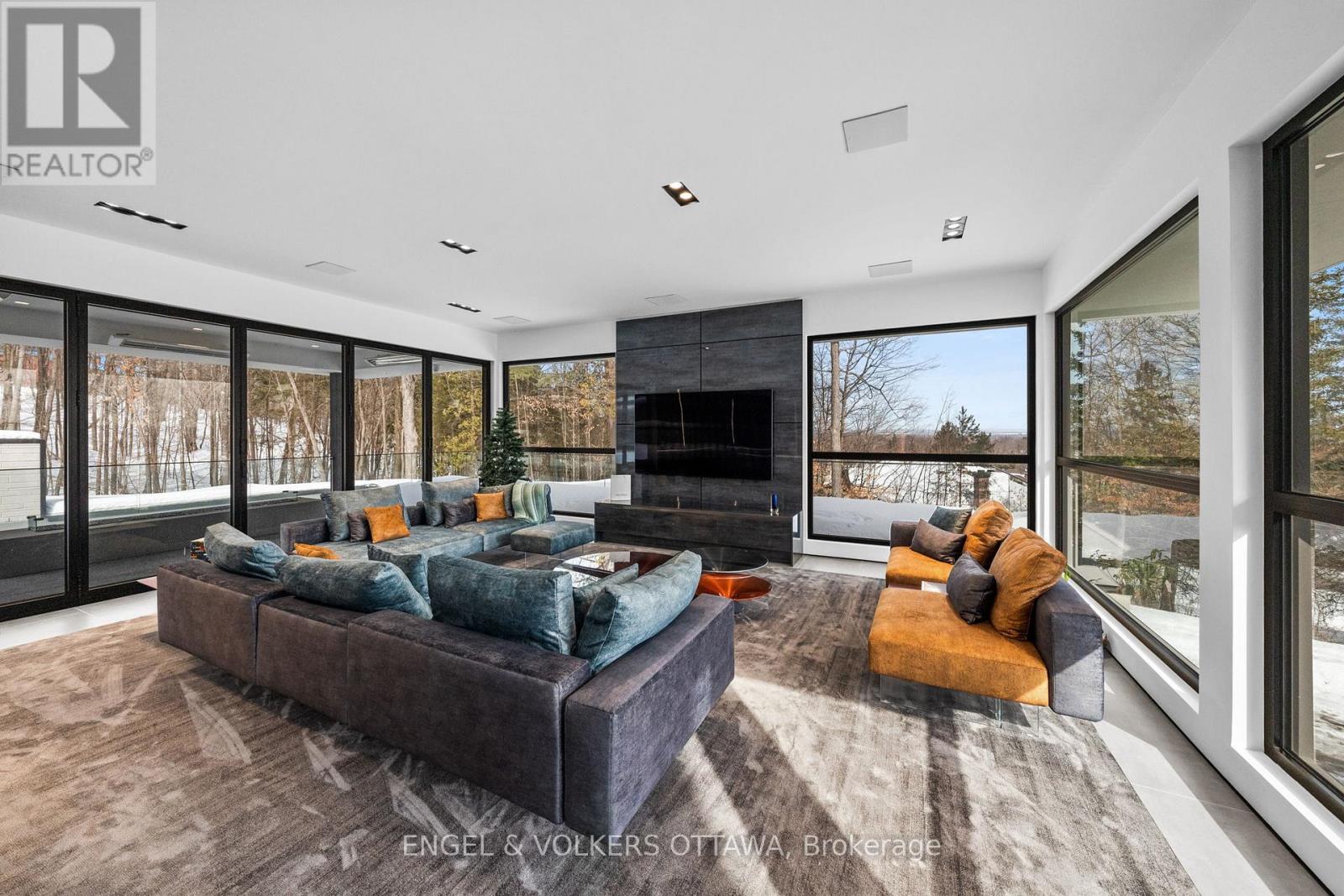 1 Delong Drive