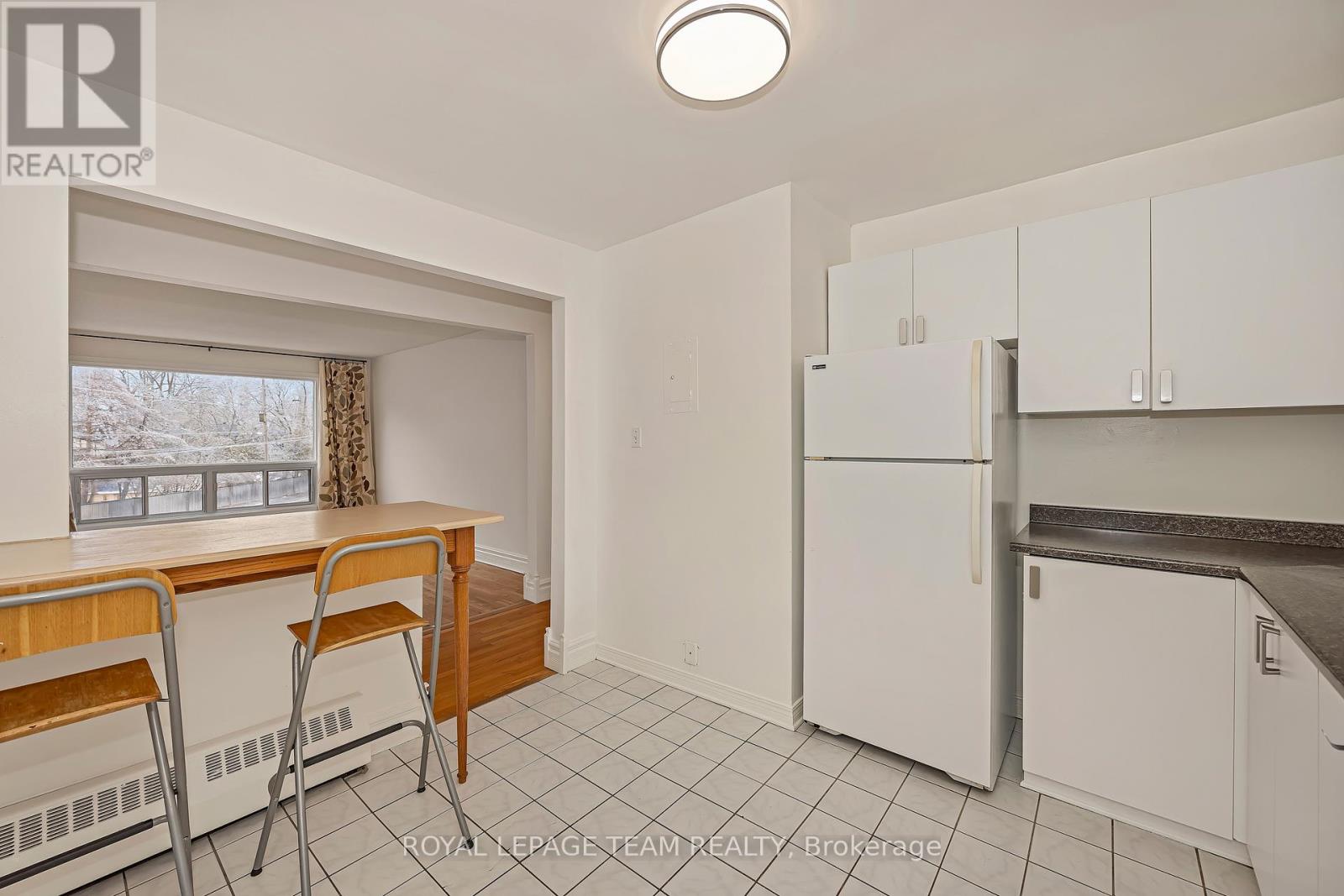 6 - 270 Beechwood Avenue
