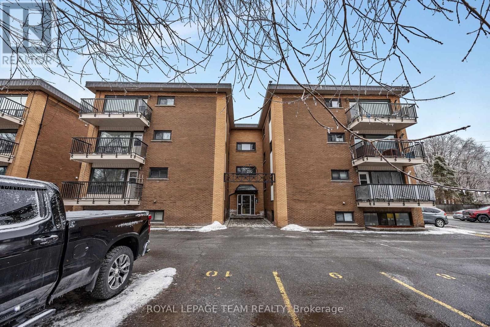 6 - 270 Beechwood Avenue