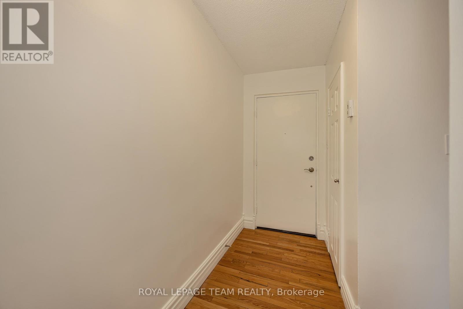 6 - 270 Beechwood Avenue