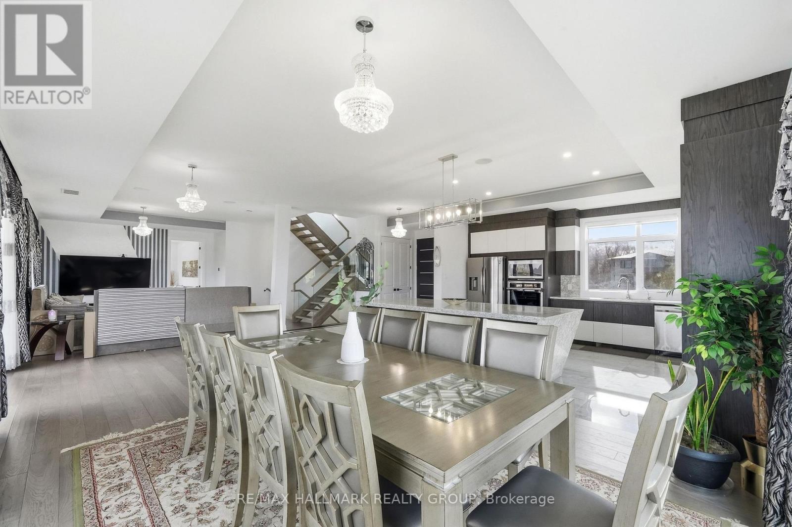 225 Summerview Terrace