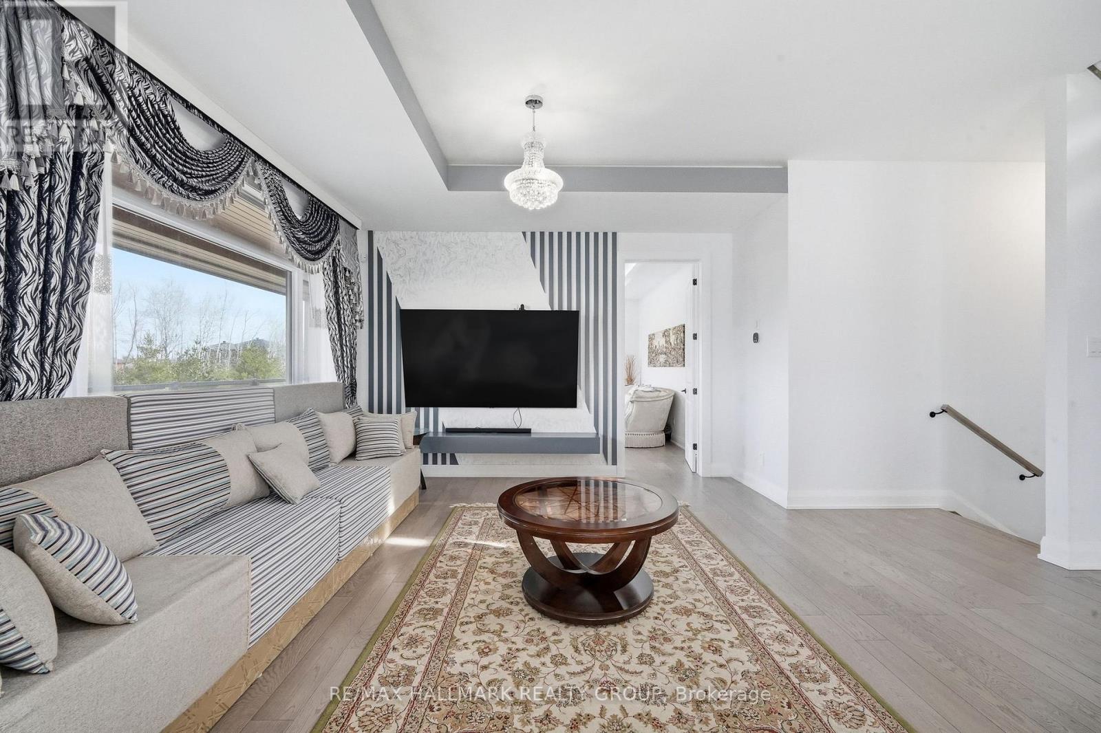 225 Summerview Terrace