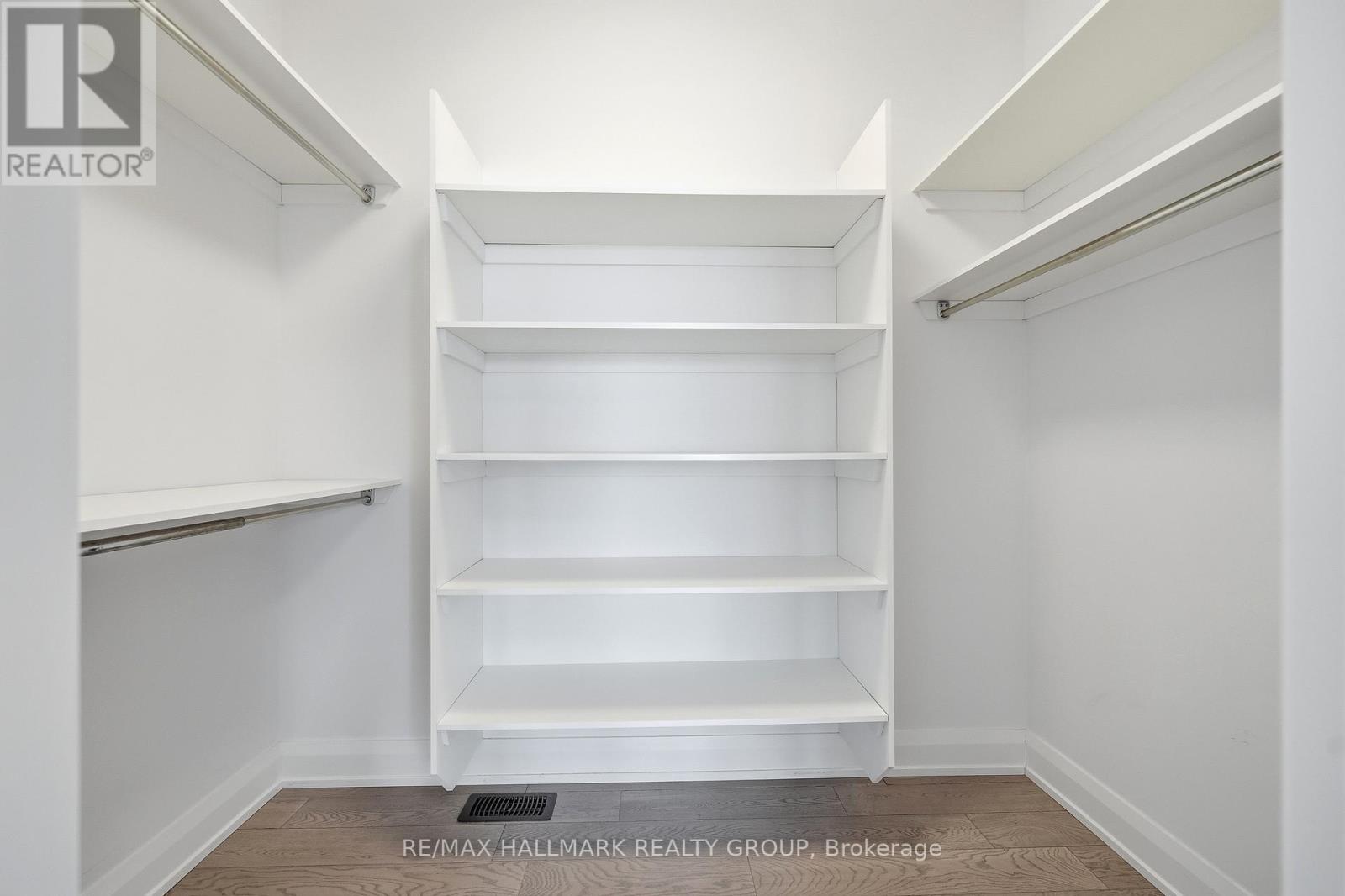 225 Summerview Terrace