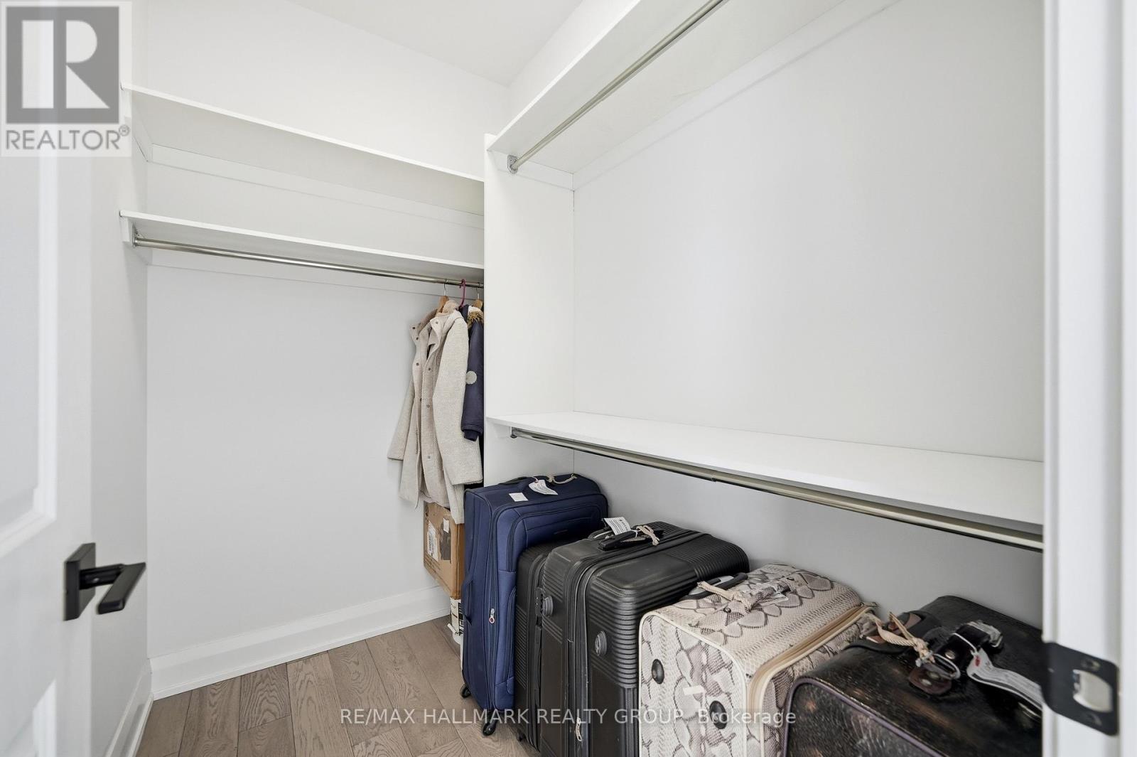 225 Summerview Terrace