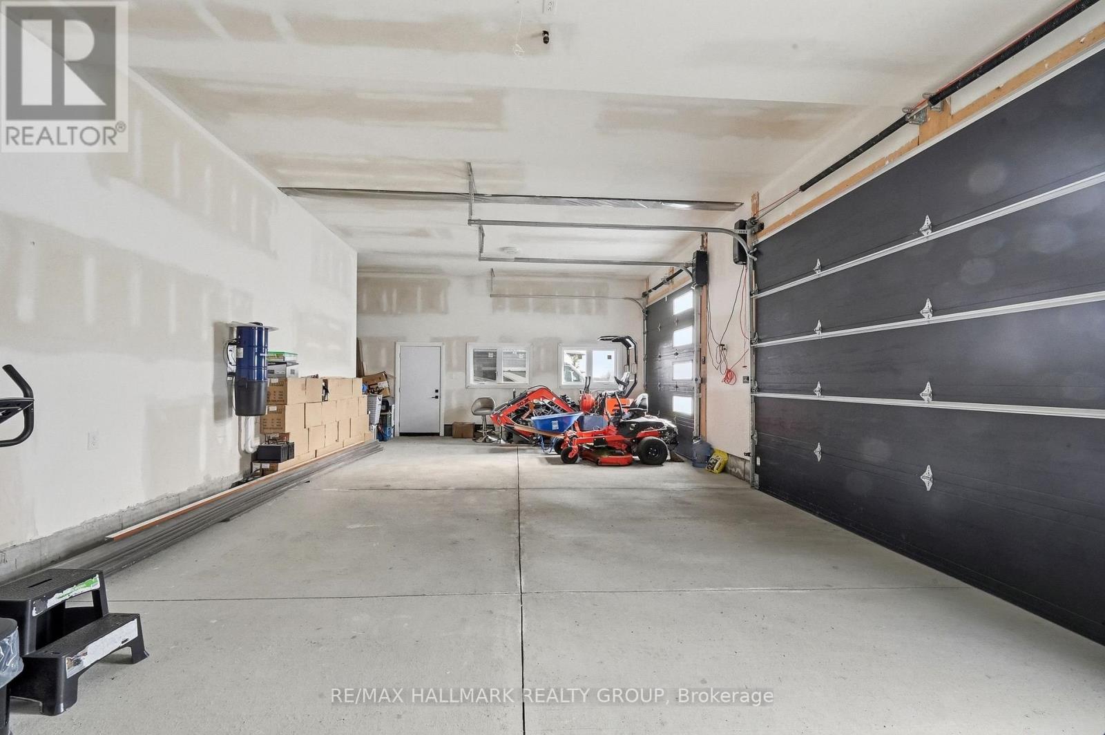 225 Summerview Terrace