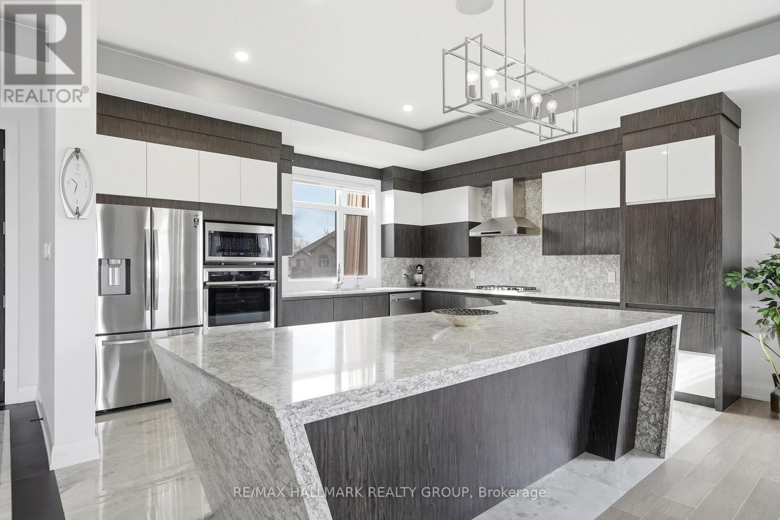 225 Summerview Terrace