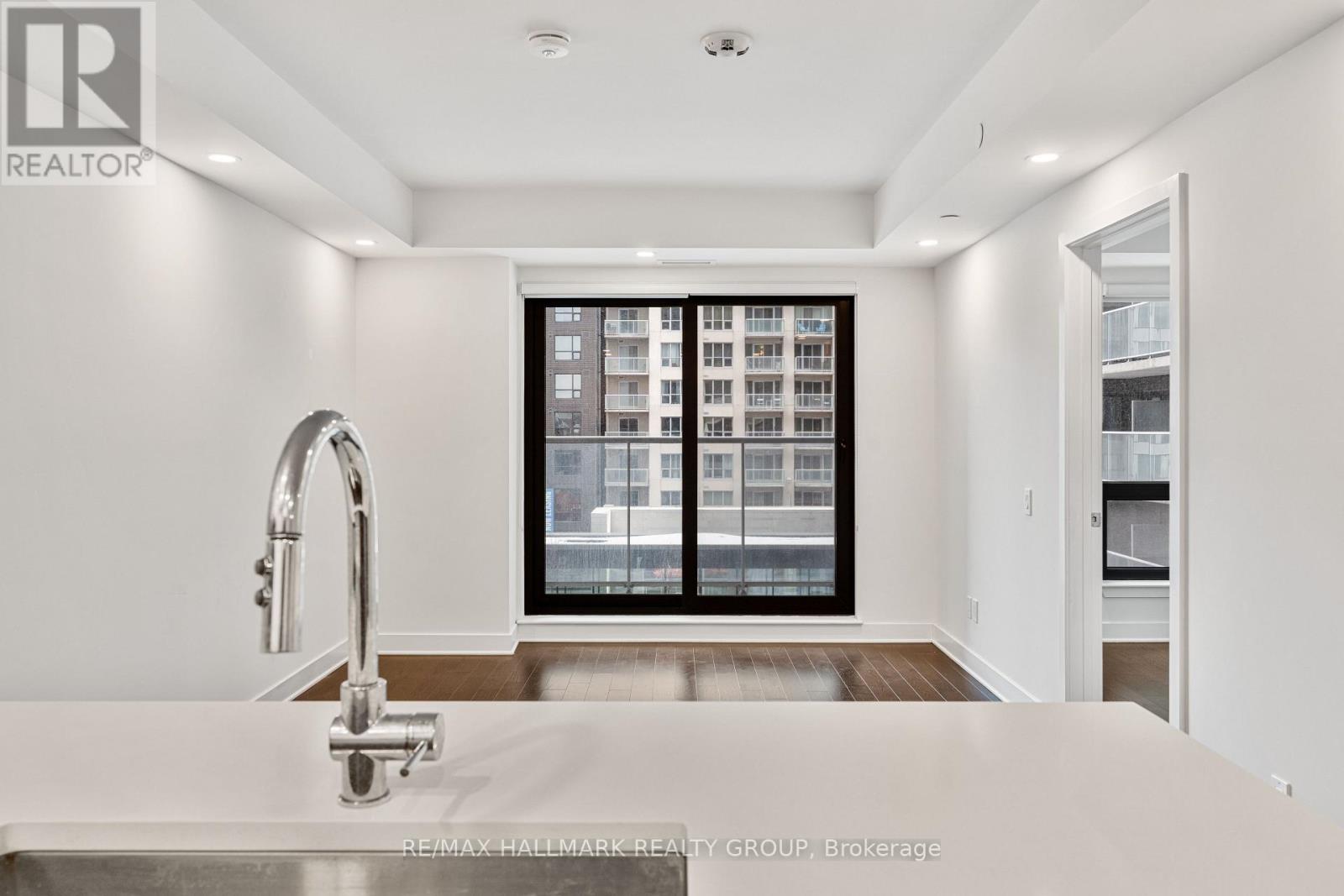 409 - 180 George Street