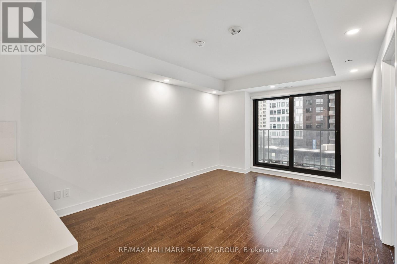 409 - 180 George Street