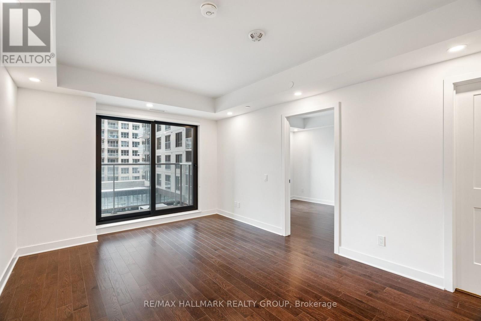 409 - 180 George Street