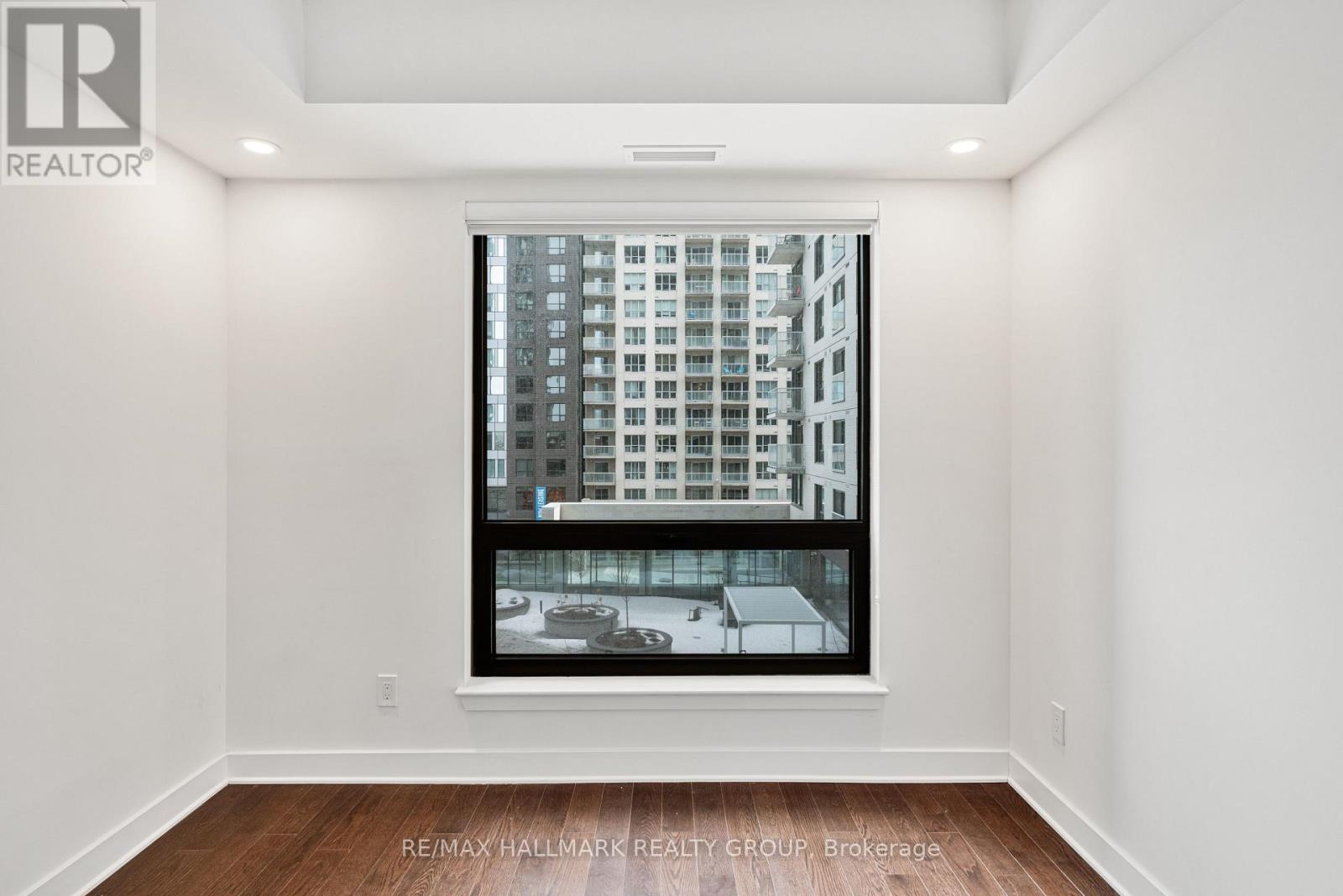 409 - 180 George Street