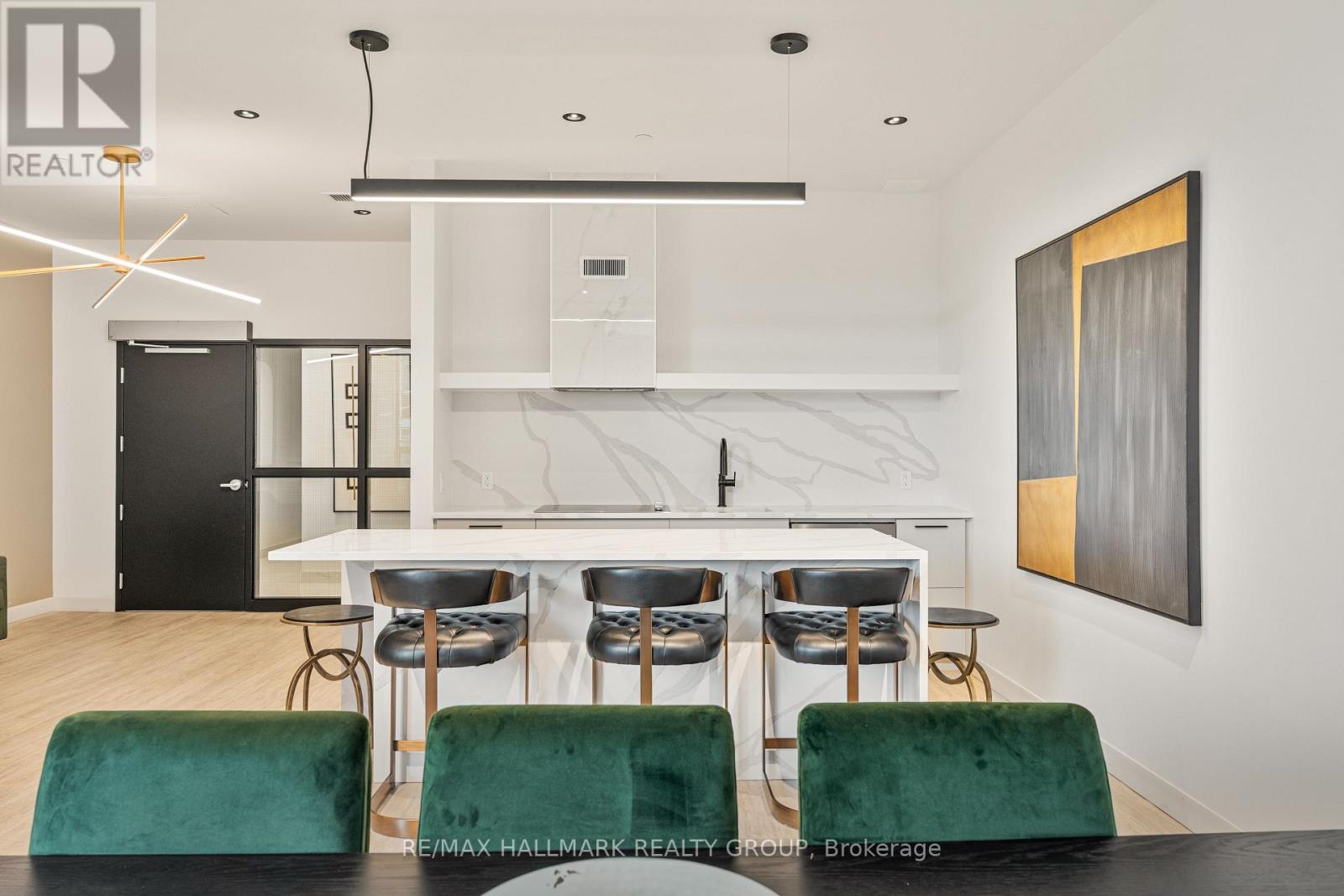 409 - 180 George Street