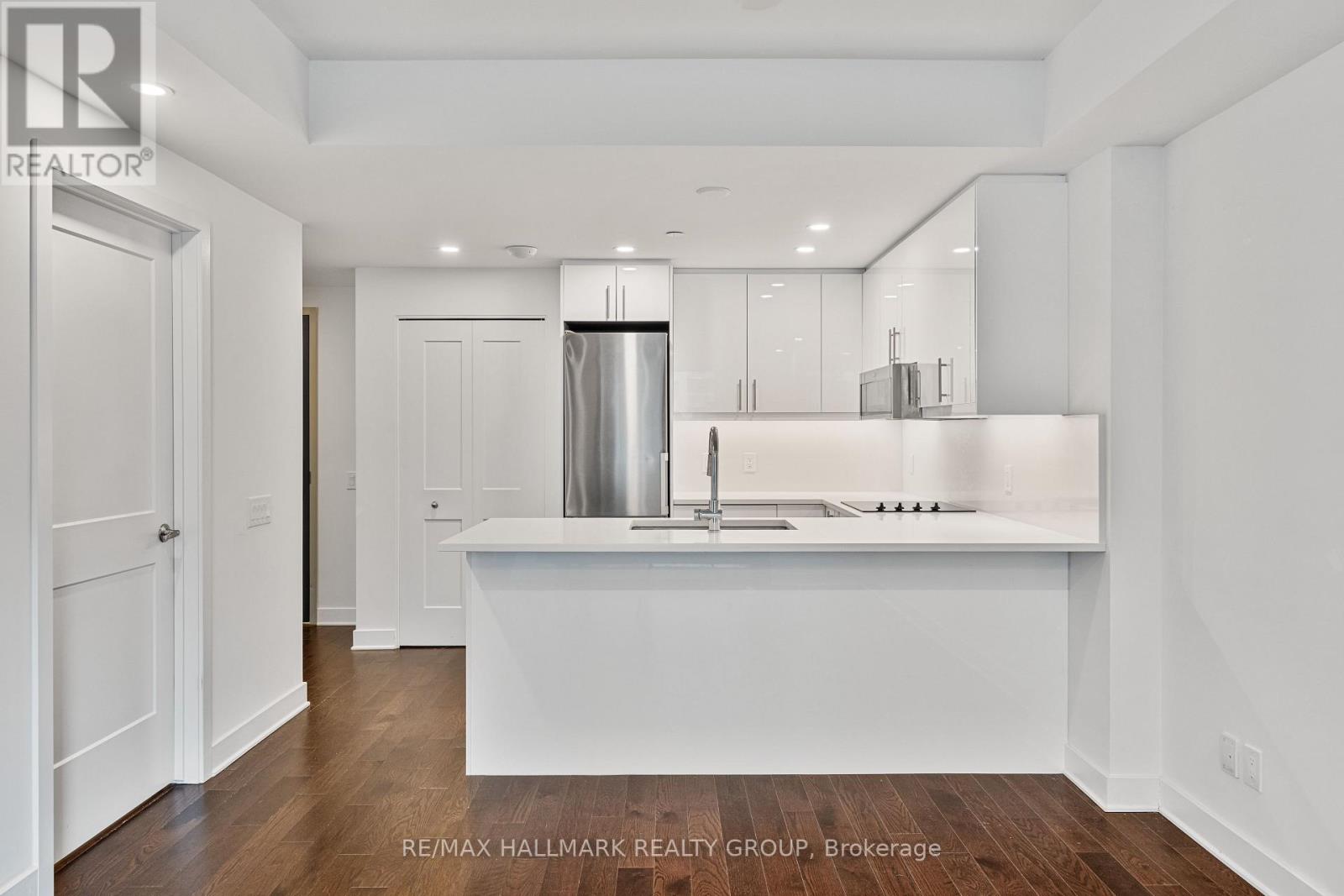 409 - 180 George Street