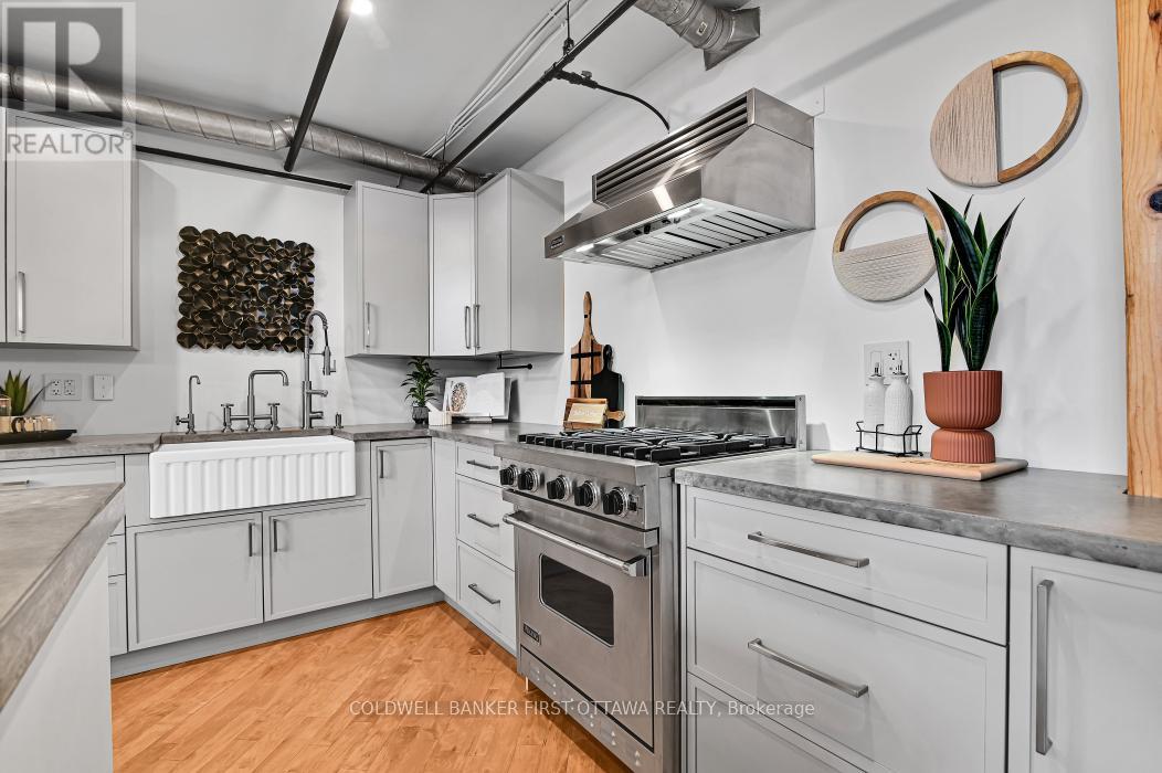 303 - 95 Beech Street