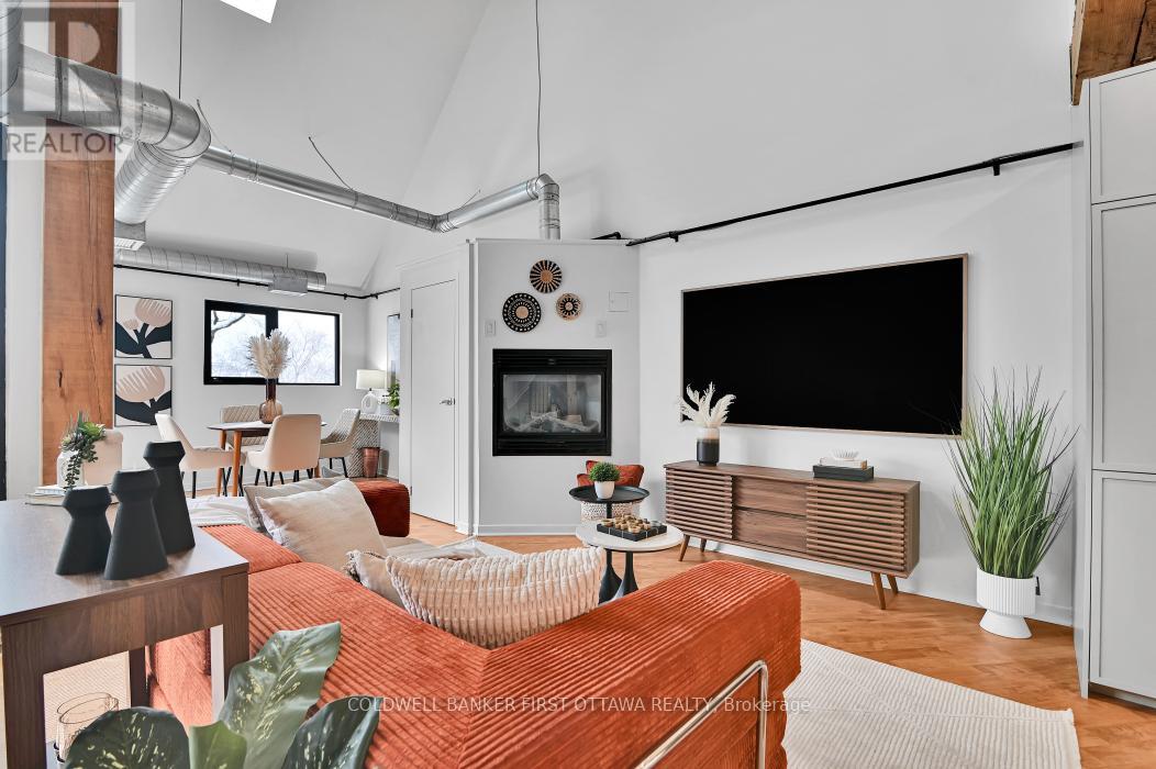 303 - 95 Beech Street