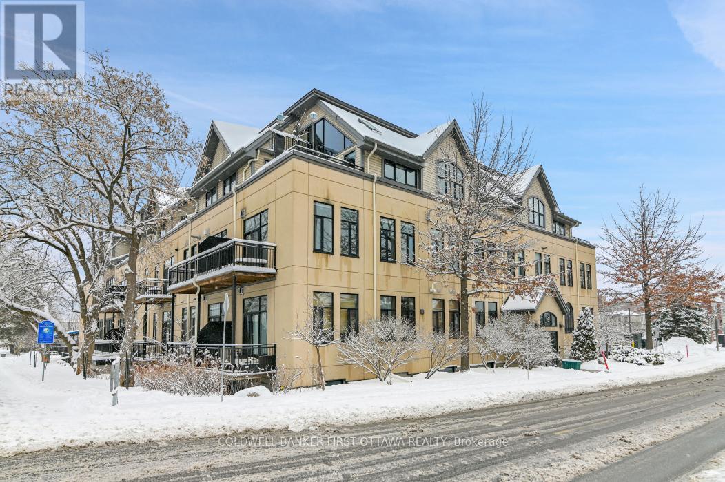 303 - 95 Beech Street