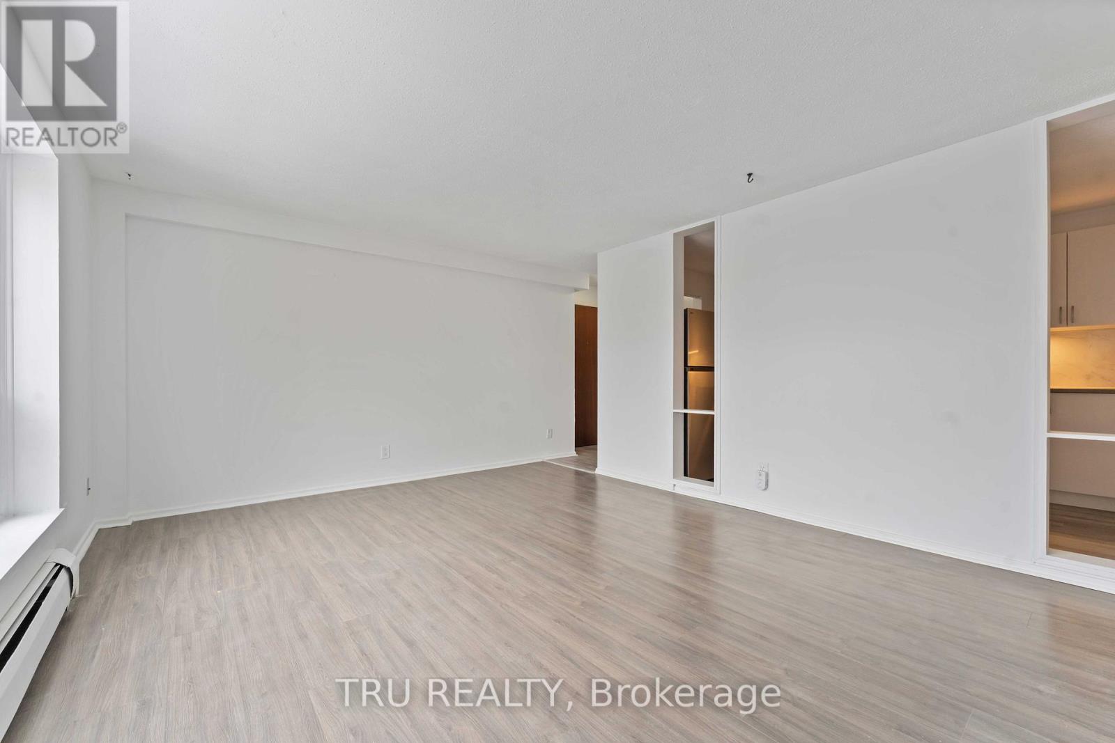 8 - 898 Elmsmere Road