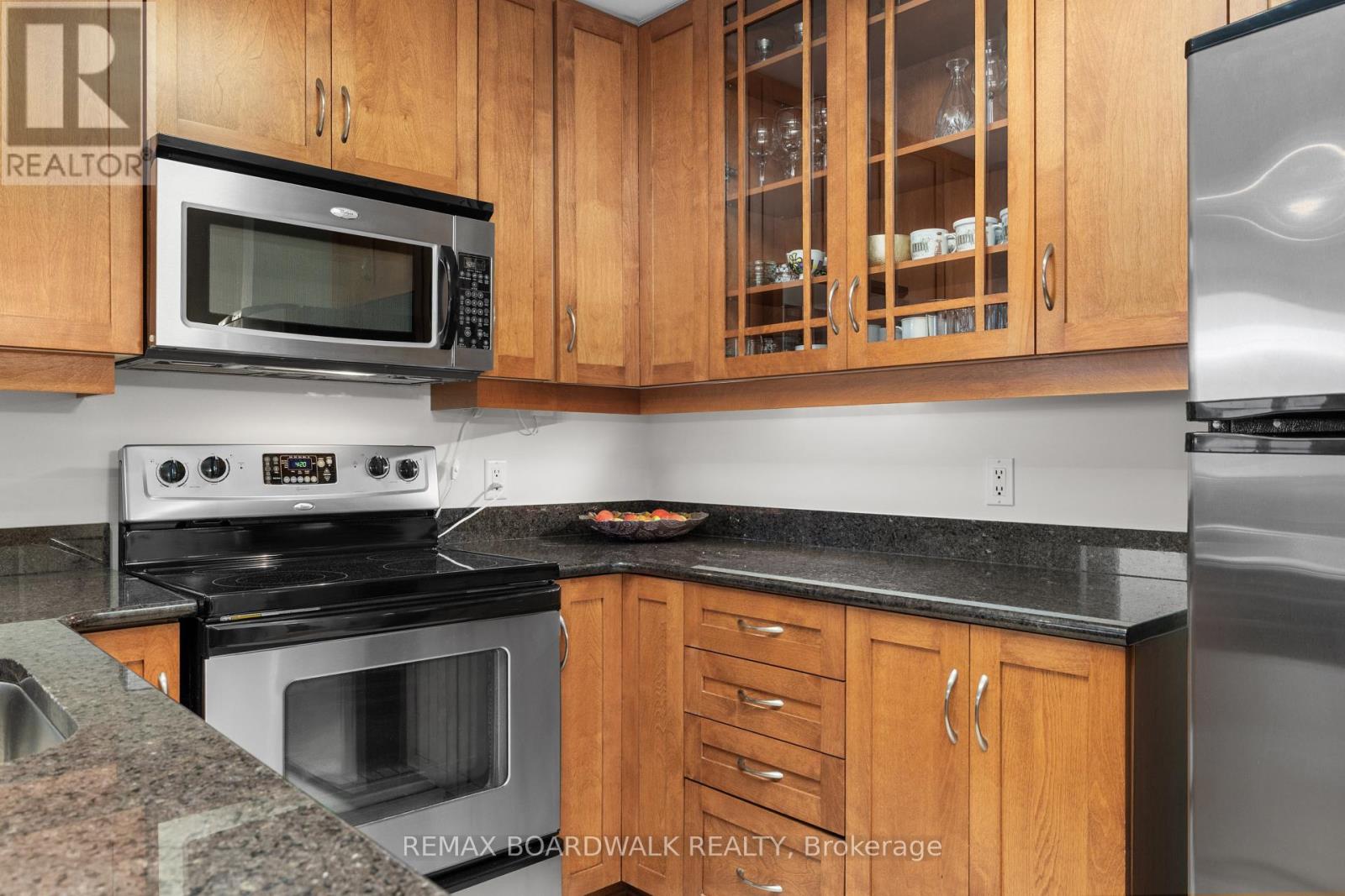 1004 - 314 Central Park Drive