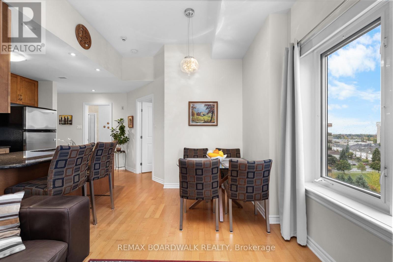 1004 - 314 Central Park Drive